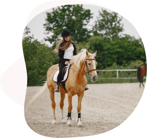 Durch den Fitnesskurs für Reiter, konnte Louisa eine aufrechte Haltung beim Reiten erlangen.